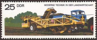 Briefmarke zu Deutsche Demokratische Republik (DDR) Moderne Technik in der Landwirtschaft 25 Pfg mehrfarbig